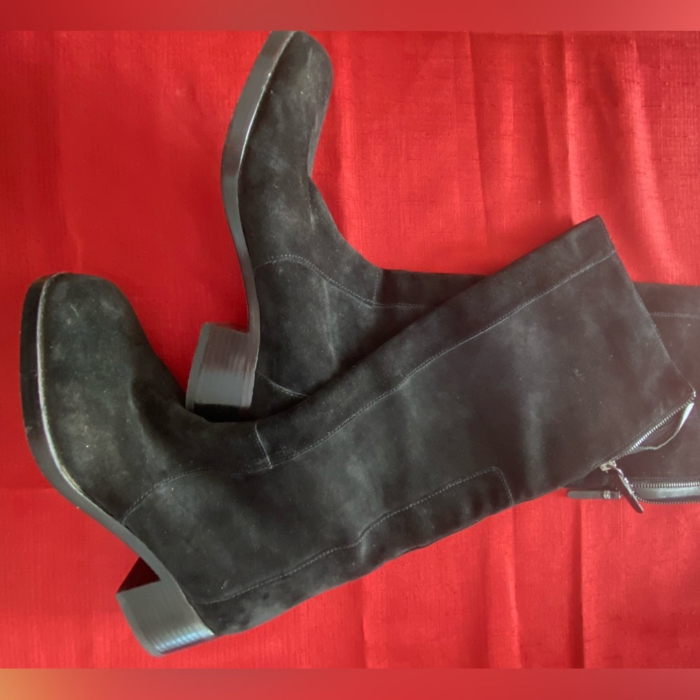 Via Spiga, Beautiful Black suede.